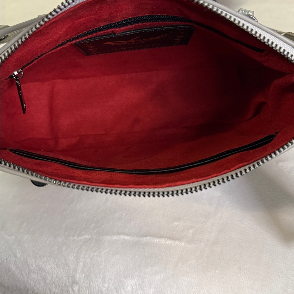 Sharif 1827 Metallic Silver Studded Leather Shoulder Bag - Picture 10 of 15